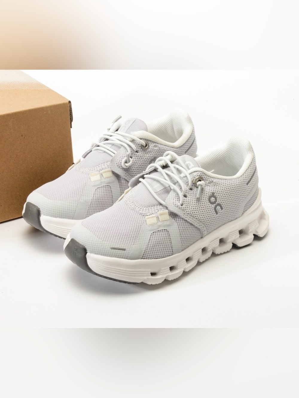 On Cloud 6 Kids Lightweight
Mesh Sneaker - Light Gray & white(SIZE 11C) - Picture 2 of 7
